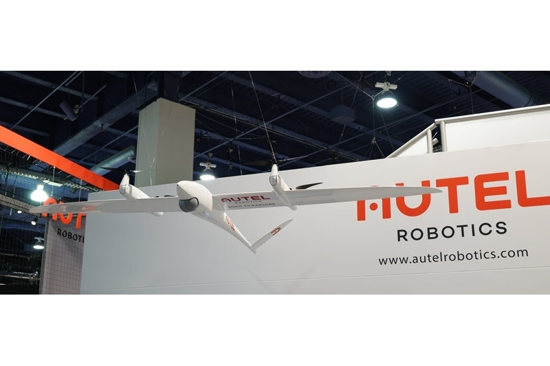 如果不是來到CES，你根本無法意識到，世界上有這么多公司在生產四軸無人飛行器。至少幾十家同類公司擠在一起。