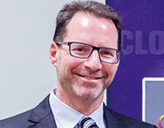 Xilinx公司戰(zhàn)略與市場營銷部高級(jí)副總裁 Steve Glaser